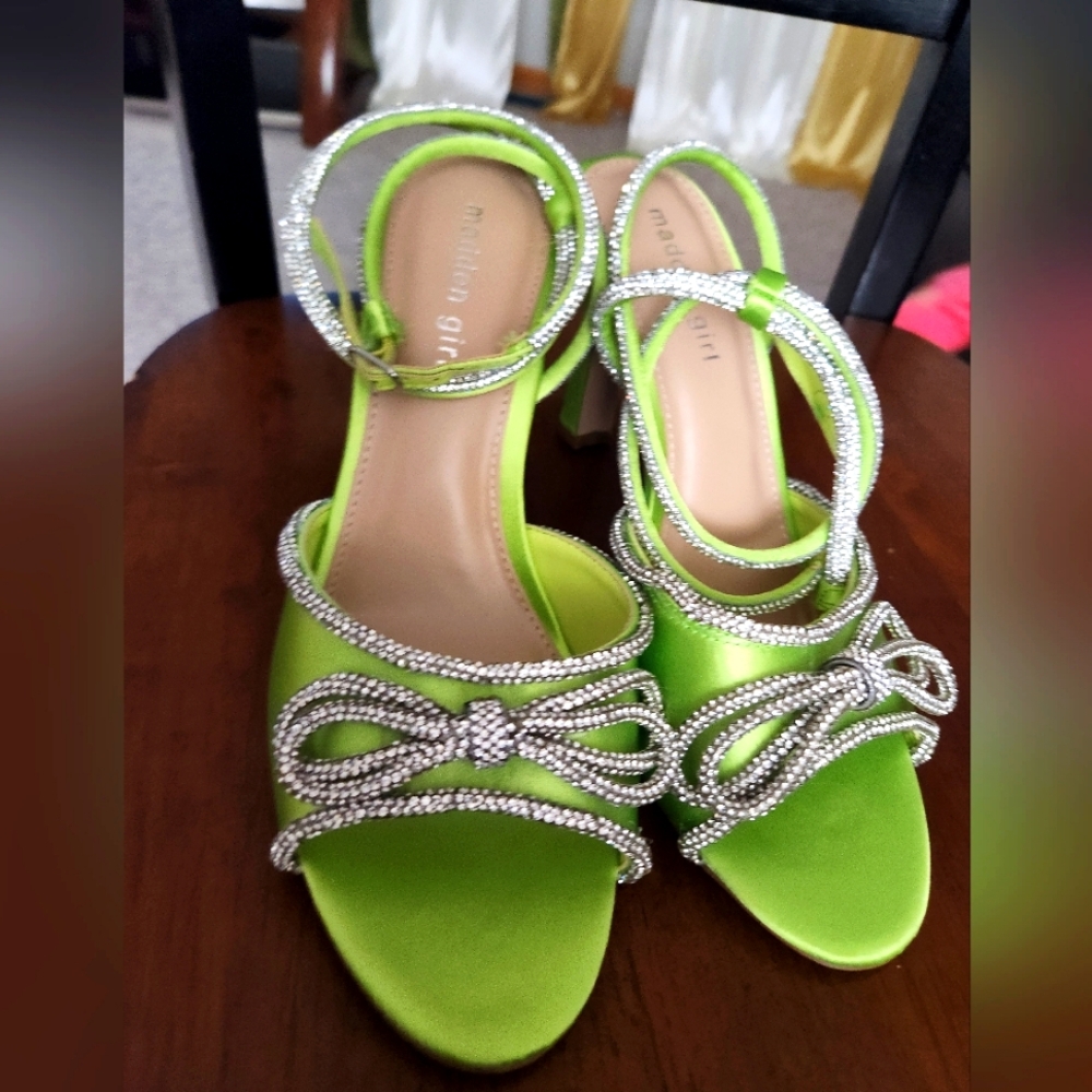 Cute green heels